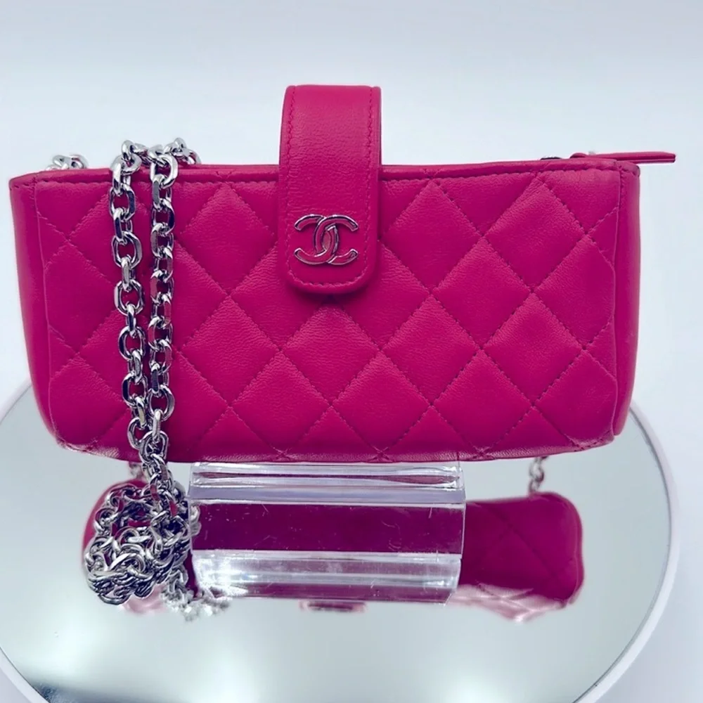 CHANEL Matelasse Lambskin Quilted Mini Clutch with chain and SUEDE DUST BAG - Picture 2 of 9